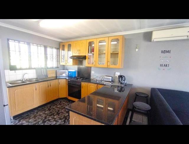 2 BEDROOM TOWNHOUSE FOR SALE IN LINCOLN MEADE